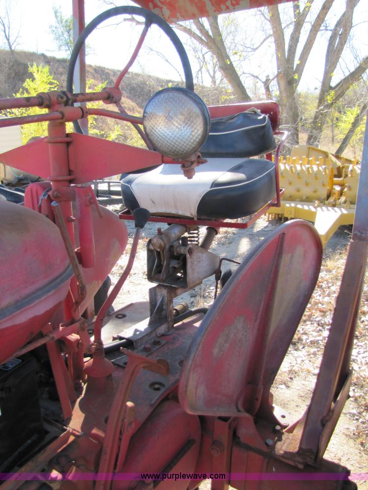 image for item 5154 International Farmall MD tractor