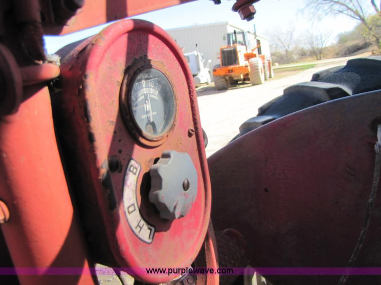 image for item 5154 International Farmall MD tractor