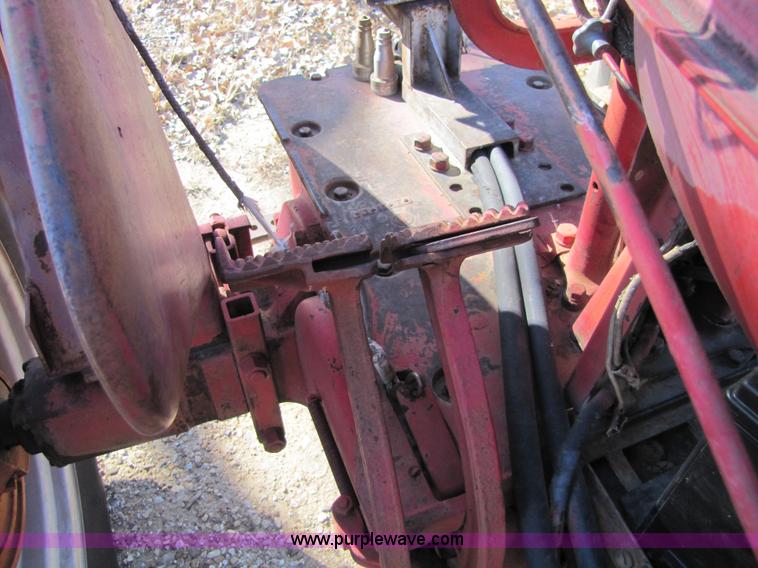 image for item 5154 International Farmall MD tractor