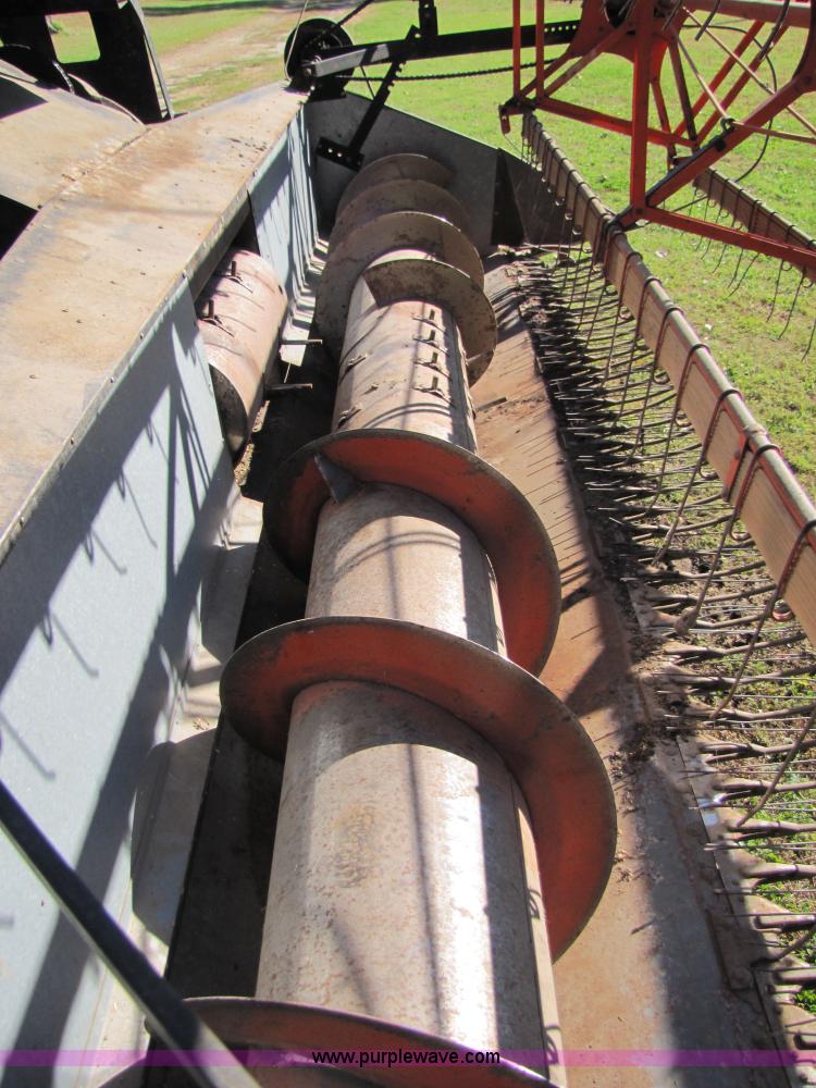 image for item 5351 1968 Gleaner E combine