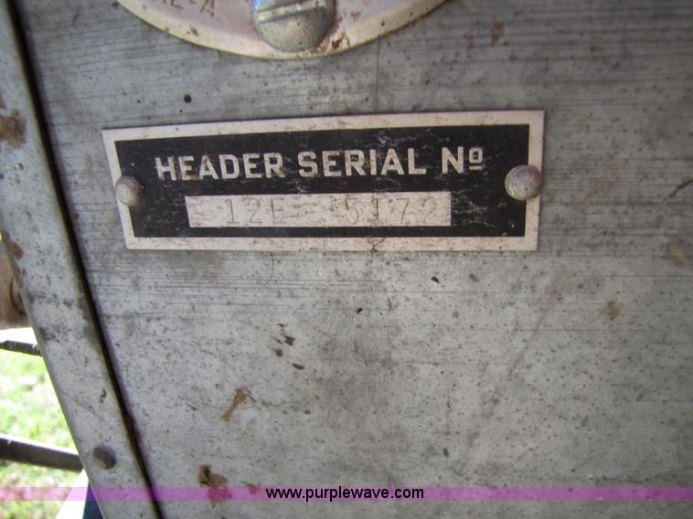 image for item 5351 1968 Gleaner E combine