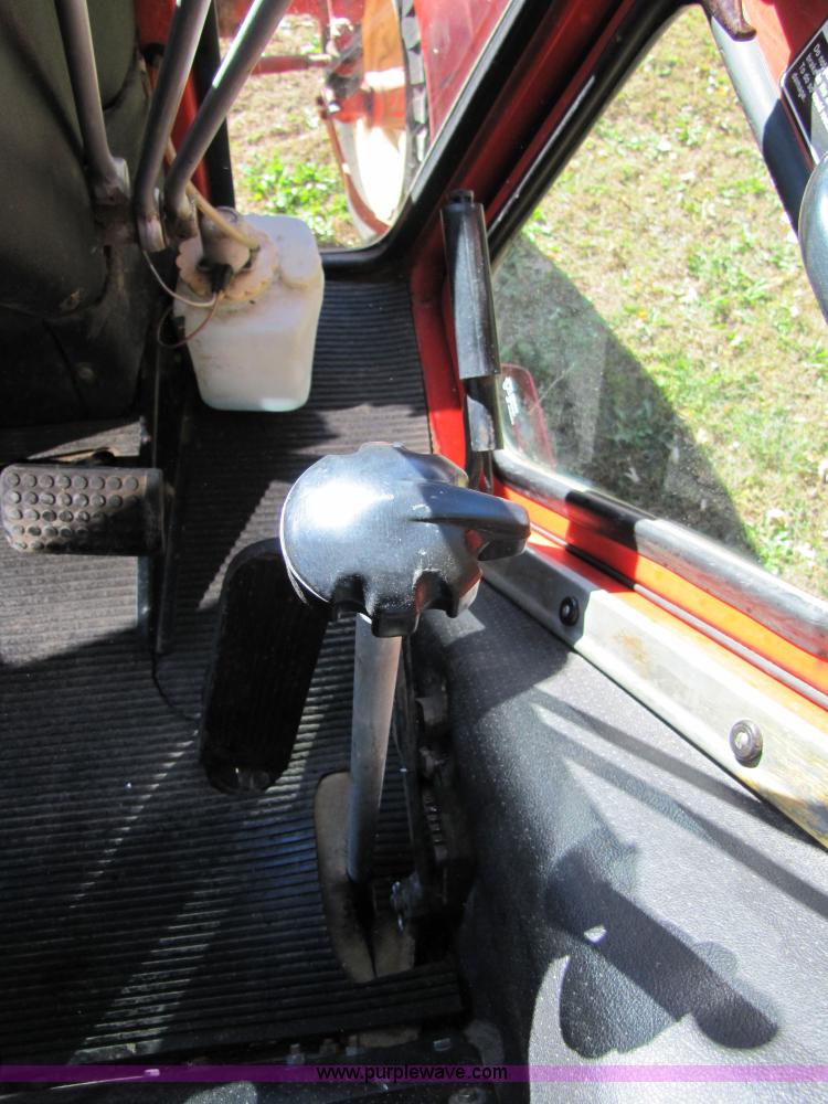 image for item 5353 1991 Belarus 805 tractor