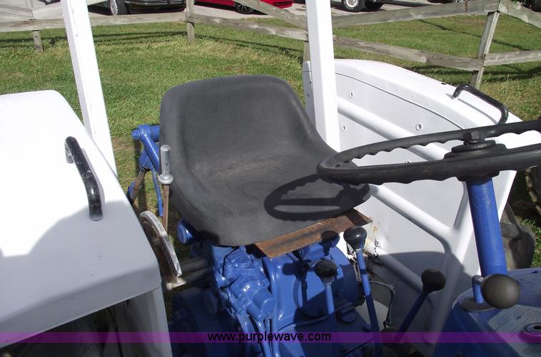 image for item 5483 Ford A1012T-1600 tractor