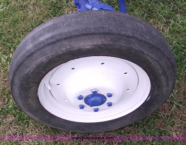 image for item 5483 Ford A1012T-1600 tractor