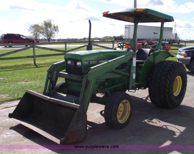 image for item 5485 1984 John Deere 1050 tractor with loader