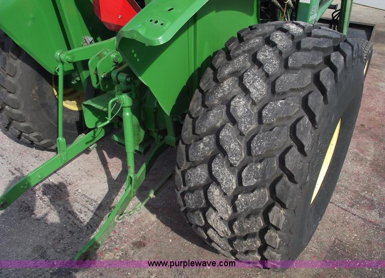 image for item 5485 1984 John Deere 1050 tractor with loader