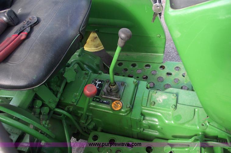 image for item 5485 1984 John Deere 1050 tractor with loader