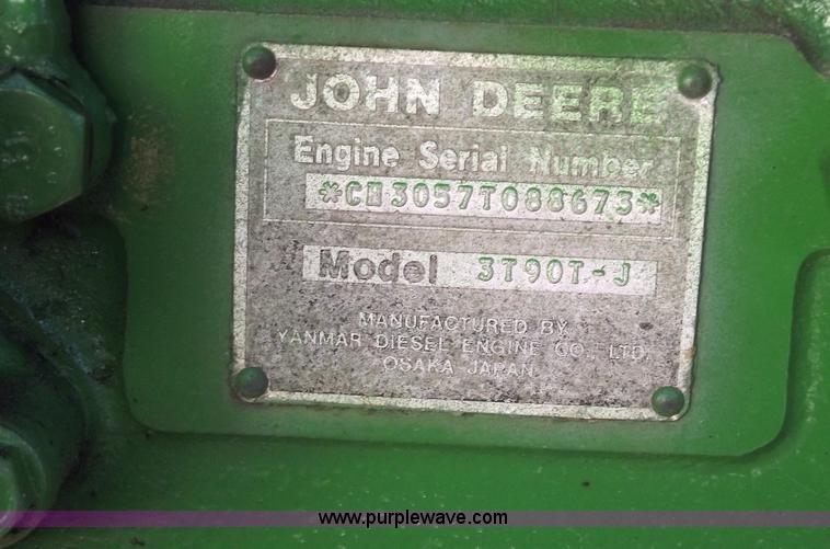 image for item 5485 1984 John Deere 1050 tractor with loader