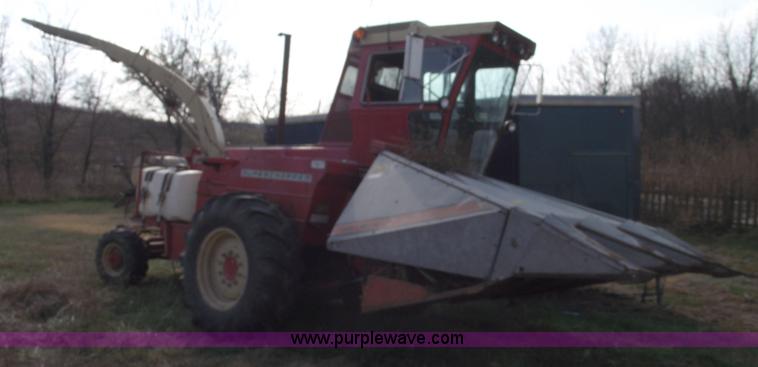 image for item 5556 1981 New Idea 767 Super Chopper Uni-chopper silage/forage chopper