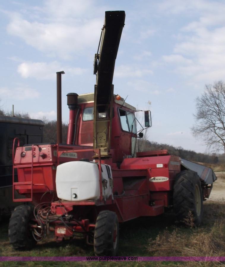 image for item 5556 1981 New Idea 767 Super Chopper Uni-chopper silage/forage chopper