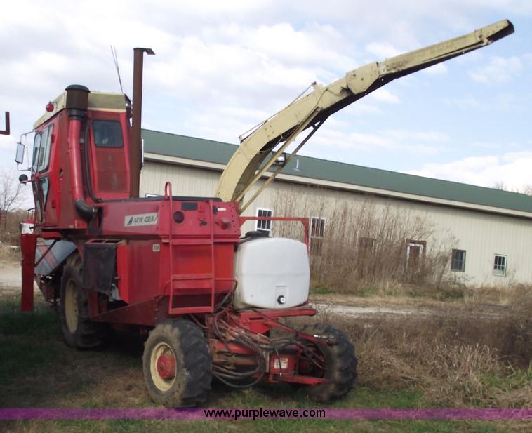 image for item 5556 1981 New Idea 767 Super Chopper Uni-chopper silage/forage chopper