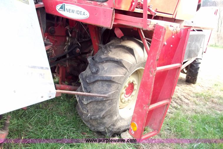 image for item 5556 1981 New Idea 767 Super Chopper Uni-chopper silage/forage chopper
