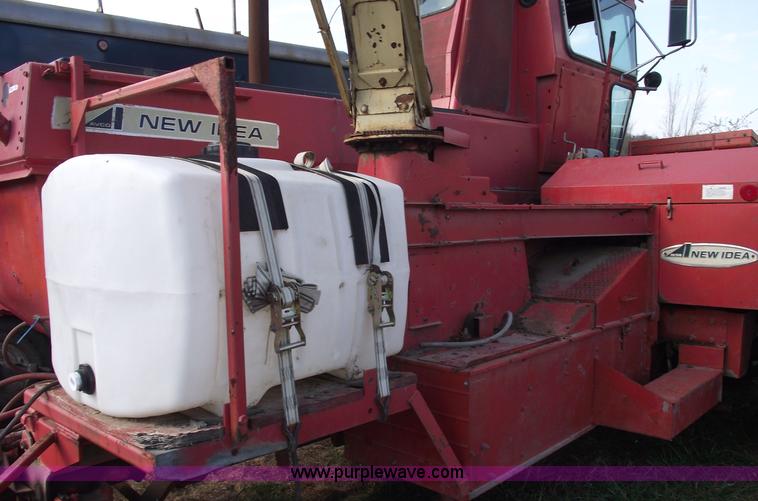 image for item 5556 1981 New Idea 767 Super Chopper Uni-chopper silage/forage chopper