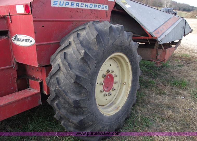 image for item 5556 1981 New Idea 767 Super Chopper Uni-chopper silage/forage chopper
