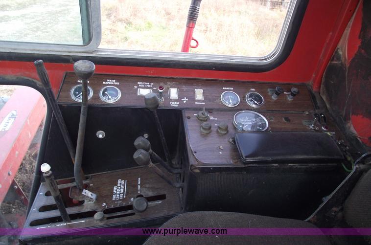 image for item 5556 1981 New Idea 767 Super Chopper Uni-chopper silage/forage chopper