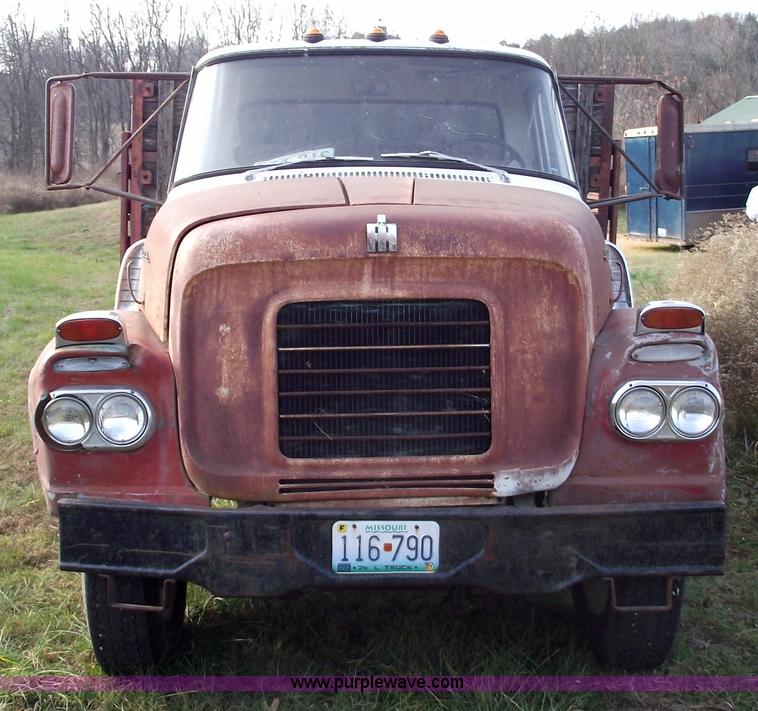 image for item 5560 1961 International BC160 grain/dump truck