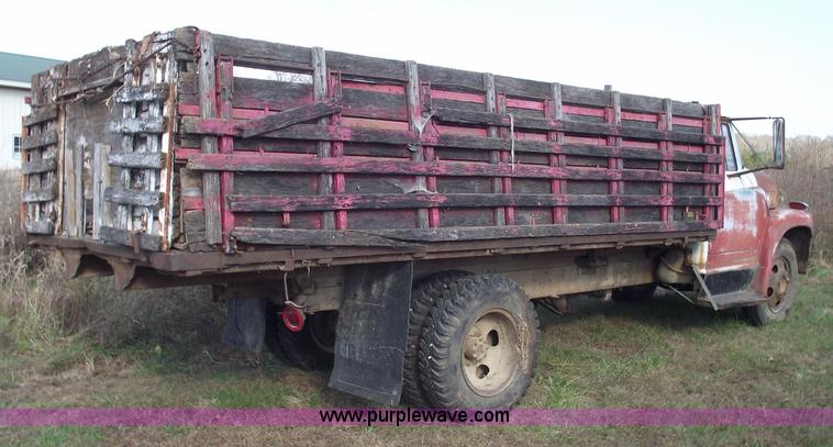 image for item 5560 1961 International BC160 grain/dump truck