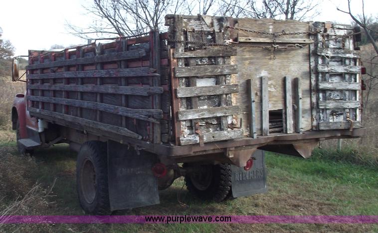 image for item 5560 1961 International BC160 grain/dump truck
