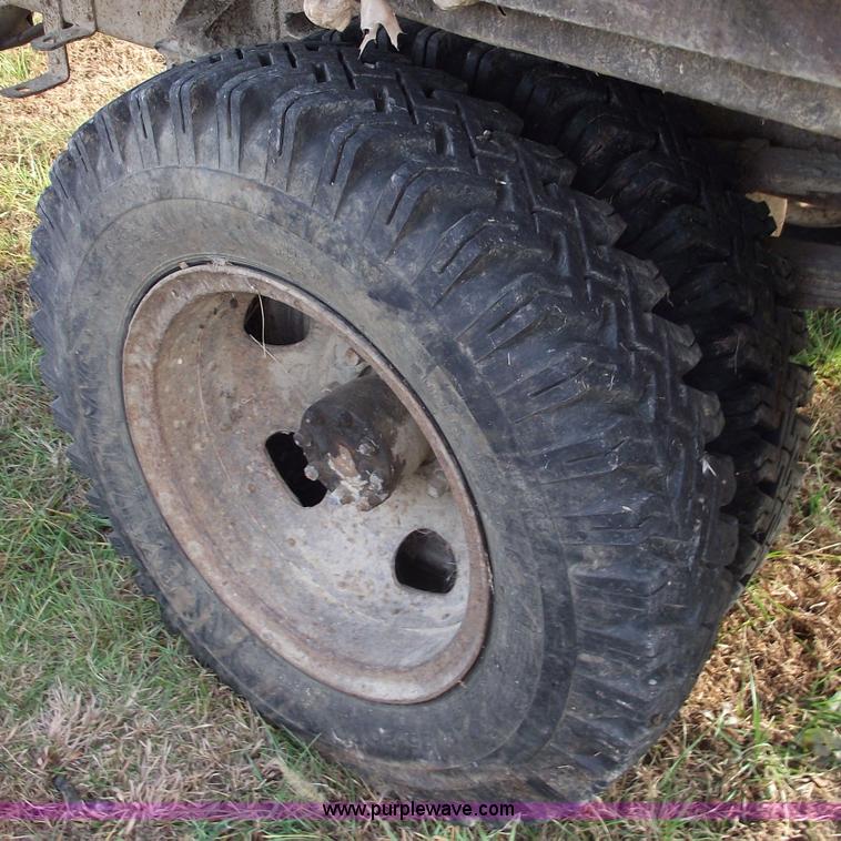 image for item 5560 1961 International BC160 grain/dump truck