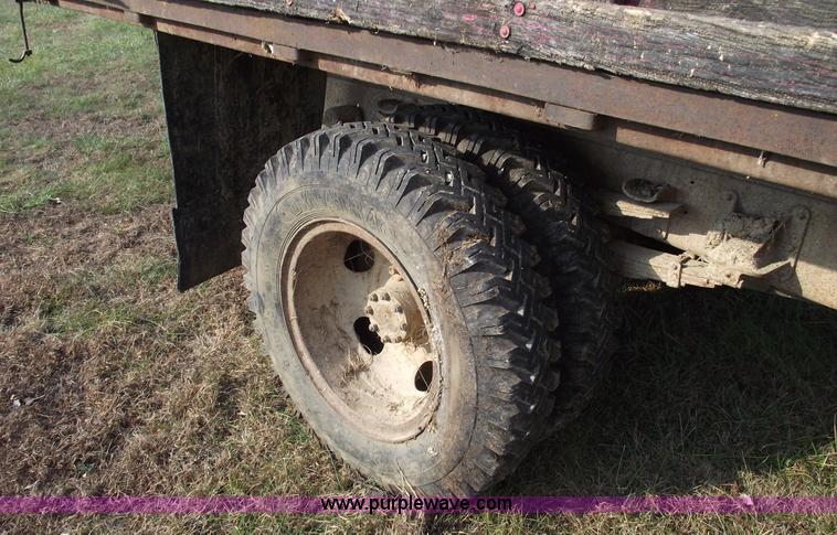 image for item 5560 1961 International BC160 grain/dump truck