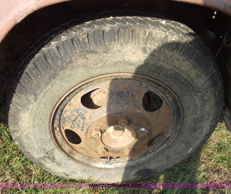 image for item 5560 1961 International BC160 grain/dump truck