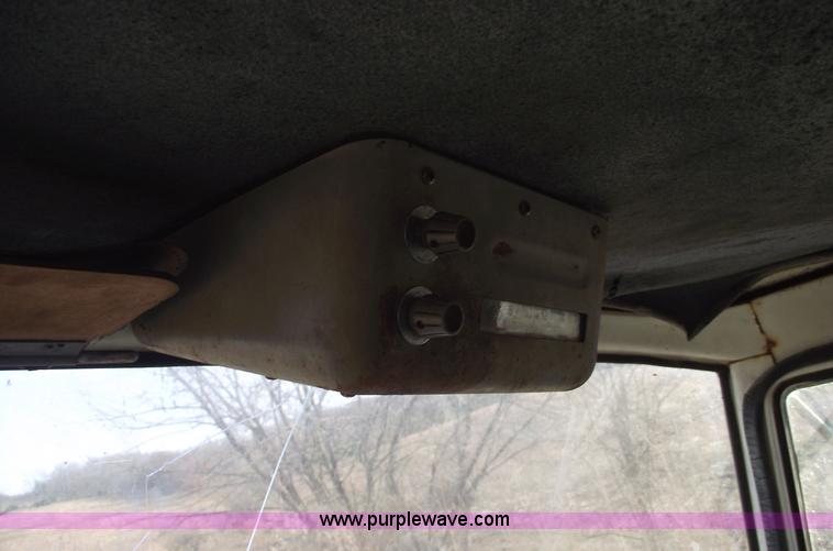 image for item 5560 1961 International BC160 grain/dump truck