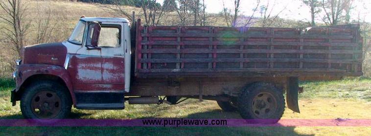 image for item 5560 1961 International BC160 grain/dump truck