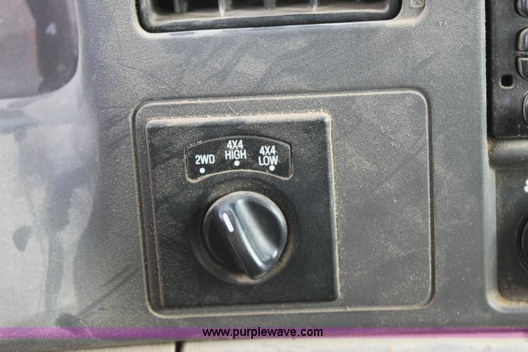 image for item 6262 2000 Ford F350 XLT Super Duty extended cab pickup