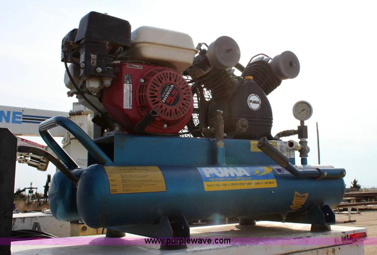 image for item 6262 2000 Ford F350 XLT Super Duty extended cab pickup