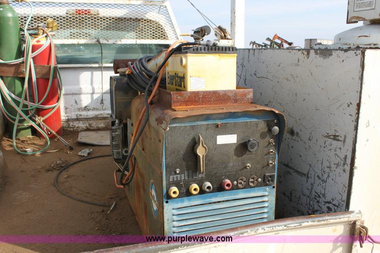 image for item 6262 2000 Ford F350 XLT Super Duty extended cab pickup