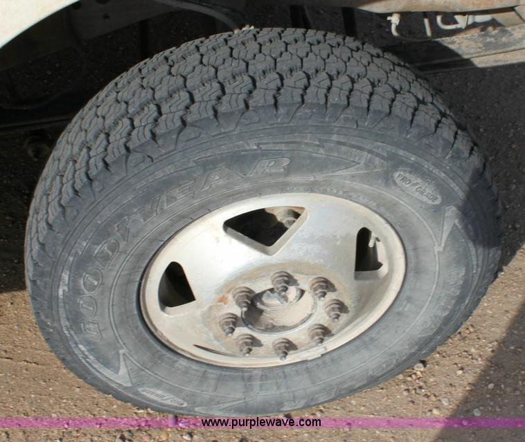 image for item 6262 2000 Ford F350 XLT Super Duty extended cab pickup