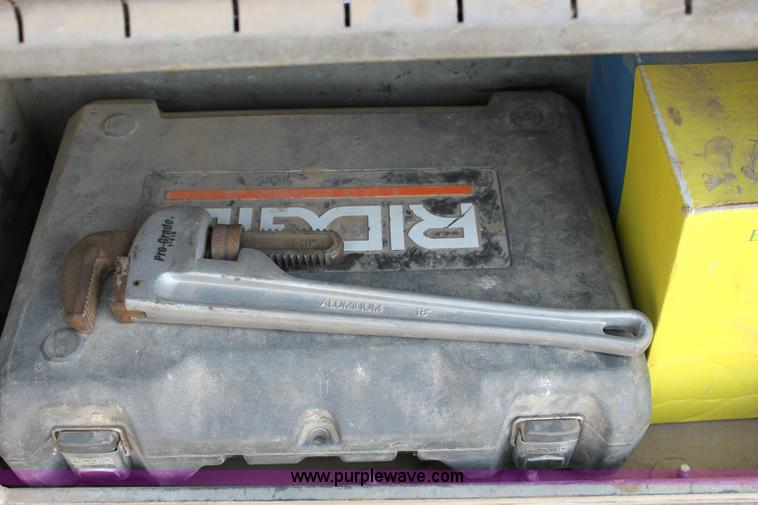 image for item 6262 2000 Ford F350 XLT Super Duty extended cab pickup