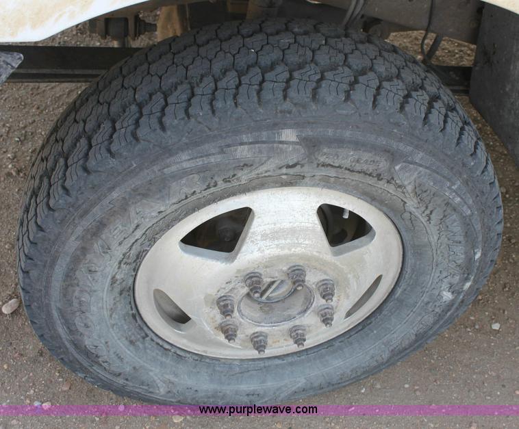 image for item 6262 2000 Ford F350 XLT Super Duty extended cab pickup