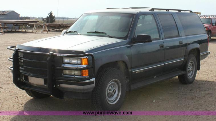 image for item 6263 1995 Chevrolet Suburban LT