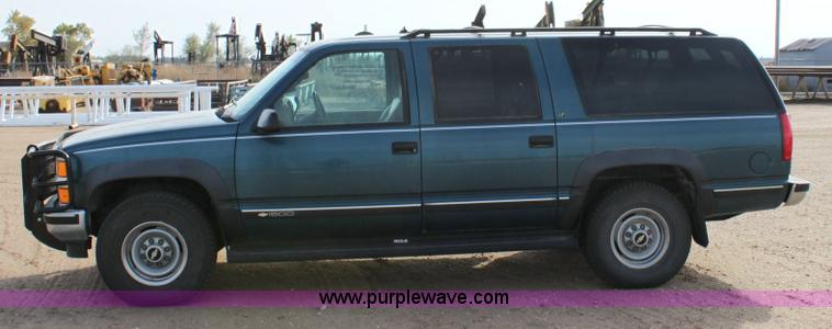 image for item 6263 1995 Chevrolet Suburban LT
