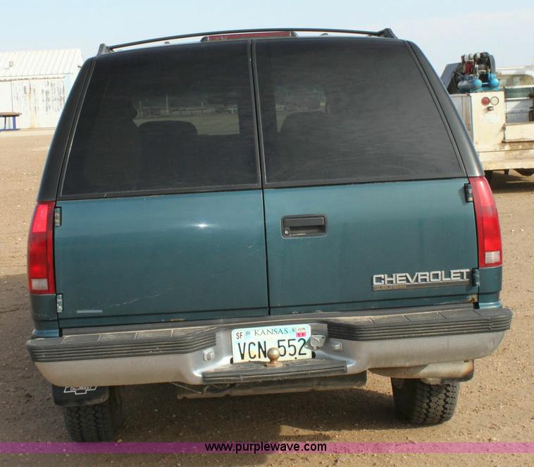 image for item 6263 1995 Chevrolet Suburban LT
