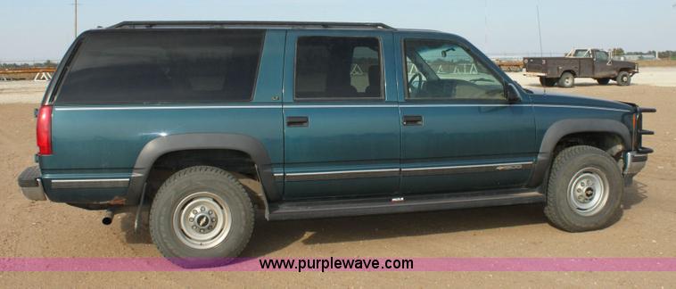 image for item 6263 1995 Chevrolet Suburban LT
