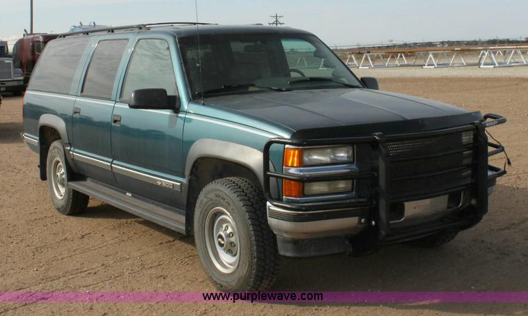 image for item 6263 1995 Chevrolet Suburban LT