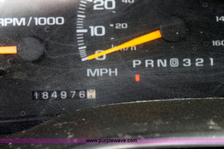 image for item 6263 1995 Chevrolet Suburban LT