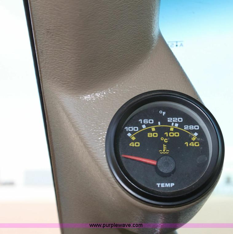 image for item 6263 1995 Chevrolet Suburban LT