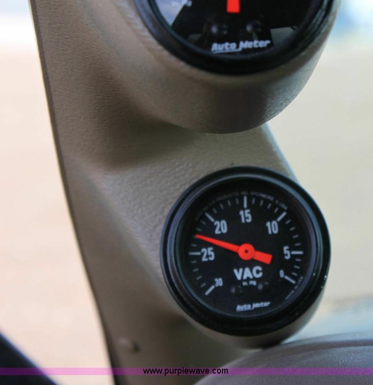 image for item 6263 1995 Chevrolet Suburban LT