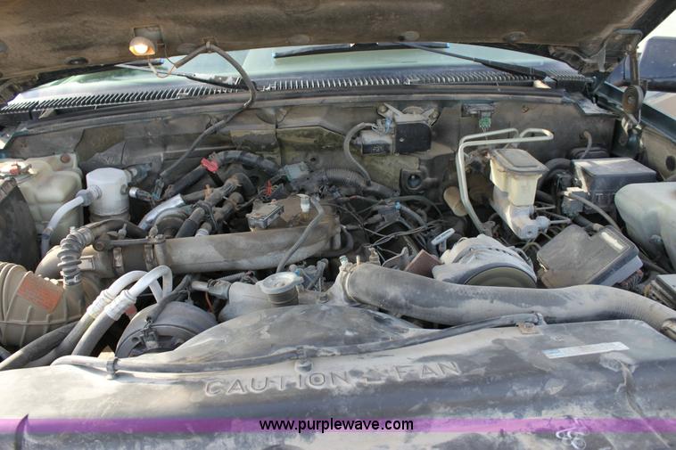 image for item 6263 1995 Chevrolet Suburban LT