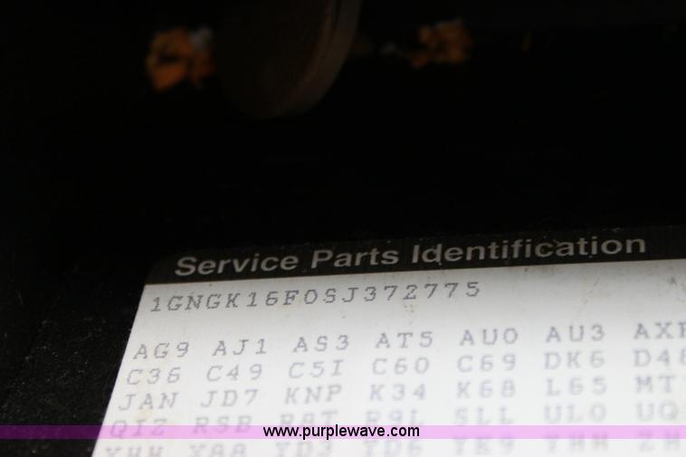 image for item 6263 1995 Chevrolet Suburban LT