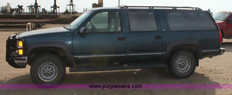 image for item 6264 1994 Chevrolet Suburban 2500