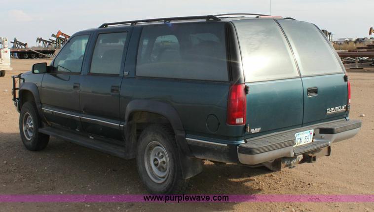 image for item 6264 1994 Chevrolet Suburban 2500