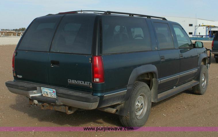 image for item 6264 1994 Chevrolet Suburban 2500