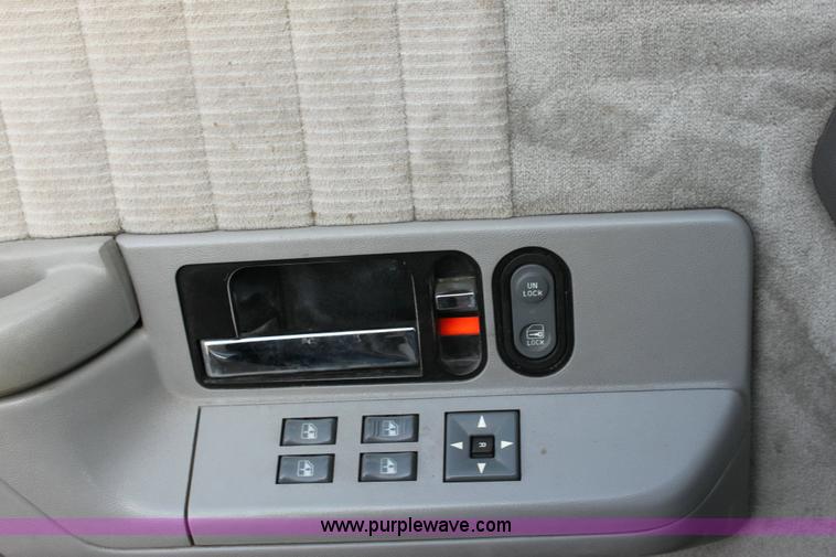 image for item 6264 1994 Chevrolet Suburban 2500