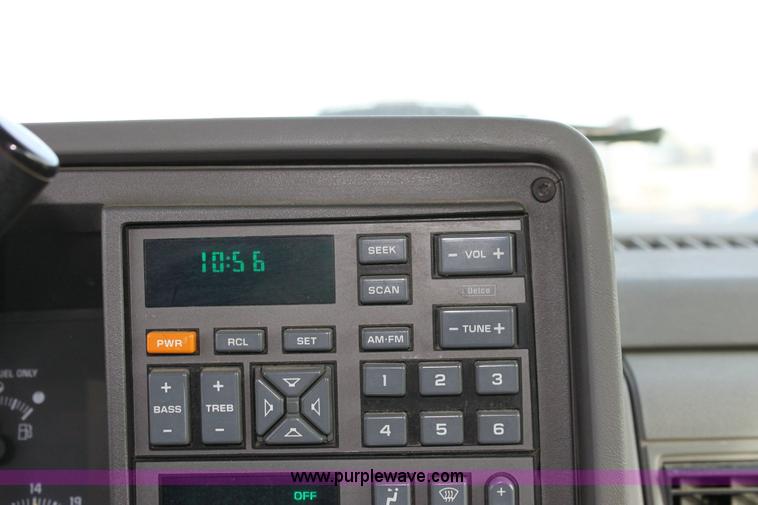 image for item 6264 1994 Chevrolet Suburban 2500