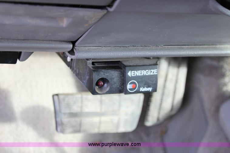 image for item 6264 1994 Chevrolet Suburban 2500