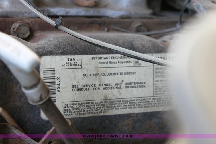 image for item 6264 1994 Chevrolet Suburban 2500